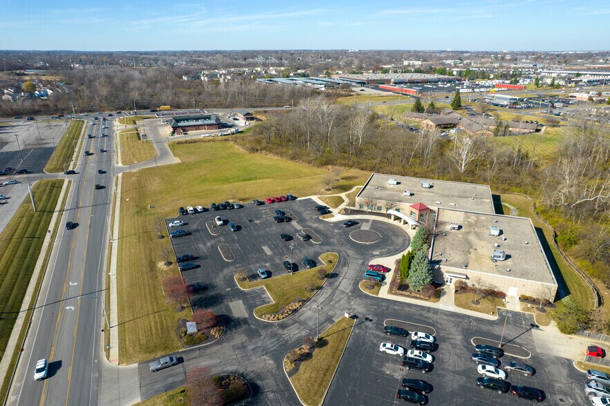 More Photos Of 4300-4310 Clime Rd, Columbus Medical For Lease