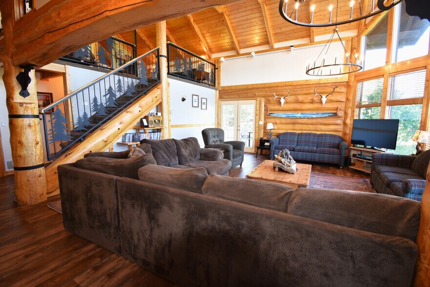 More Photos Of 3555 Yale Kilgore Rd, Island Park Multifamily For Sale