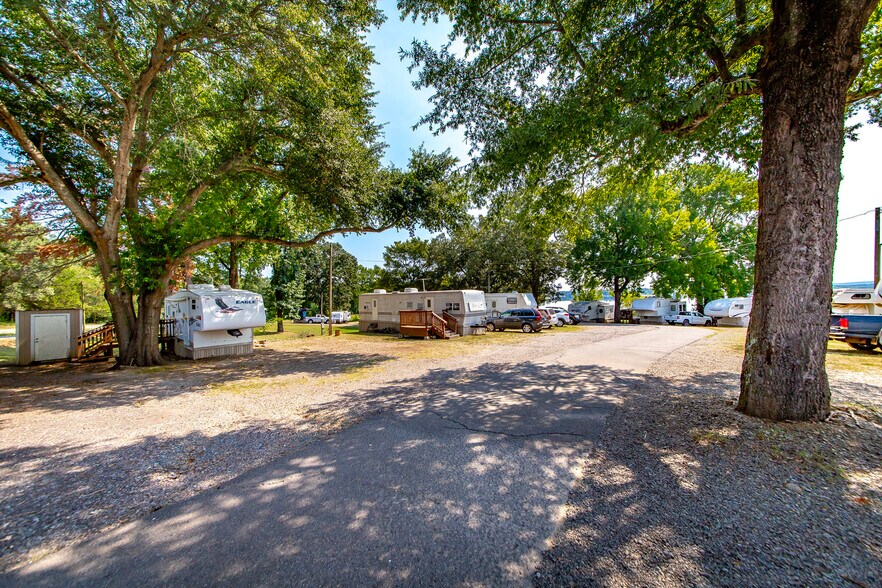 More Photos Of 18 Coffee Creek Lndg, Perryville Hotel For Sale