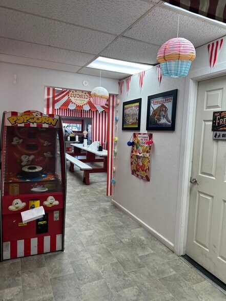 More Photos Of 234 E Main St, Knoxville General Retail For Sale