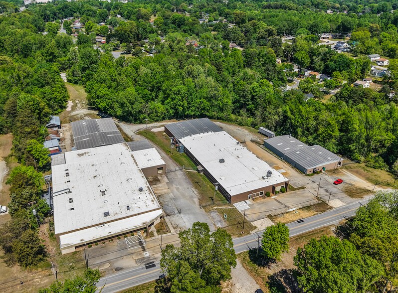 More Photos Of 1218 Hickory Chapel Rd, High Point Light Distribution For Lease