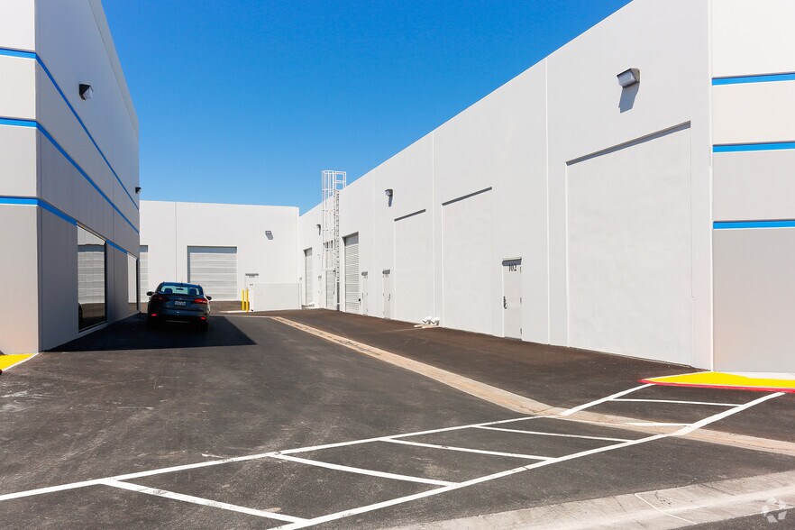 More Photos Of 6445 W Sunset Rd, Las Vegas Warehouse For Lease
