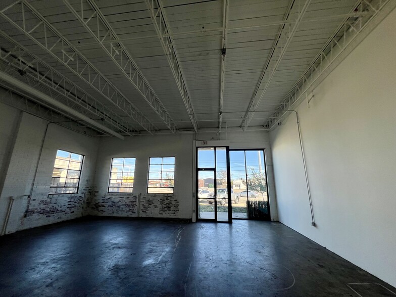 More Photos Of 222 S Kenosha Ave, Tulsa Storefront Retail Office For Lease