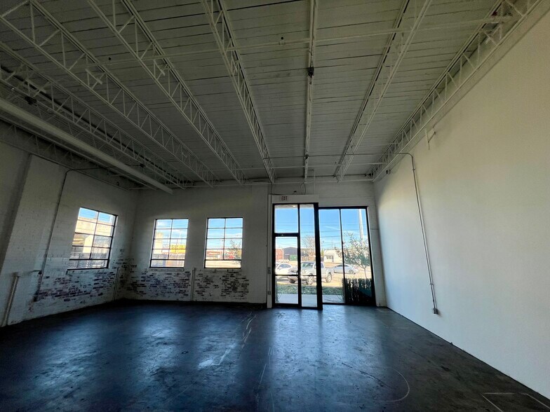 More Photos Of 222 S Kenosha Ave, Tulsa Storefront Retail Office For Lease