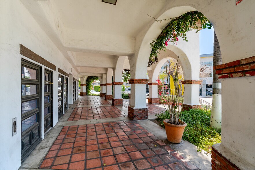 More Photos Of 333 E Colorado St, Glendale Unknown For Lease