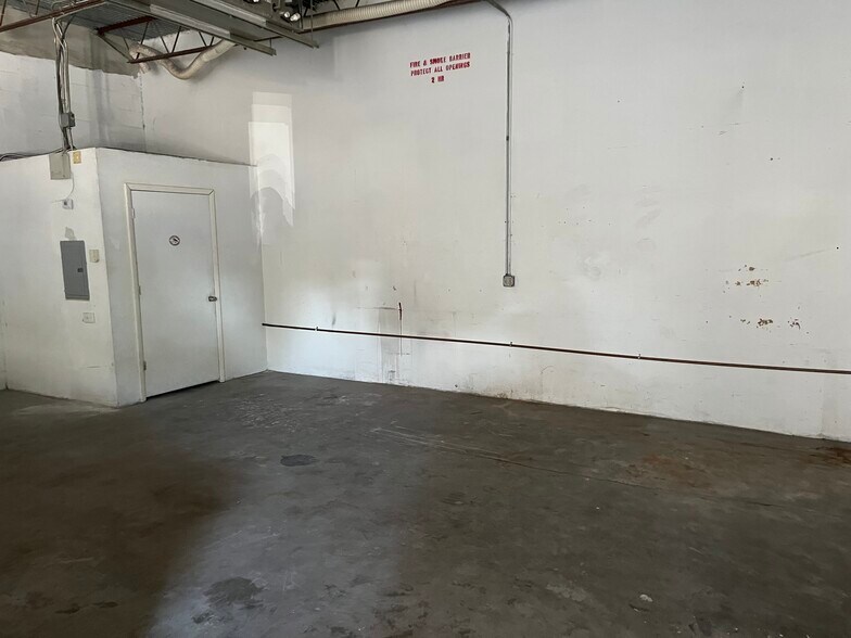 More Photos Of 4155 Dow Rd, Melbourne Unknown For Lease