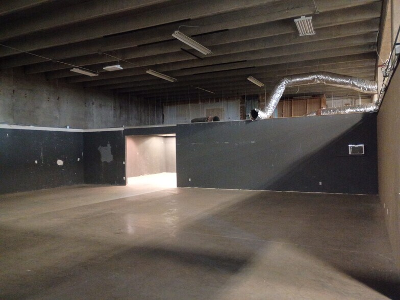 More Photos Of 5740 Logan St, Denver Warehouse For Lease