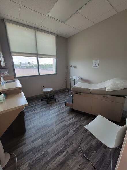 More Photos Of 2800 N Tenaya Way, Las Vegas Medical For Lease