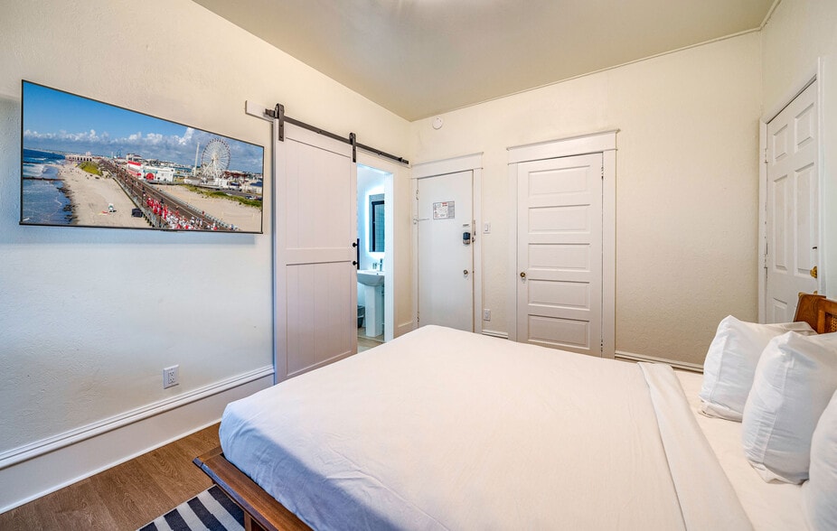 More Photos Of 724 Ocean Ave, Ocean City Hotel For Sale