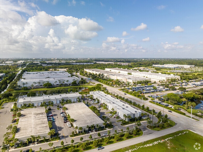 More Photos Of 3420 NW 27th Ave, Pompano Beach Unknown For Lease