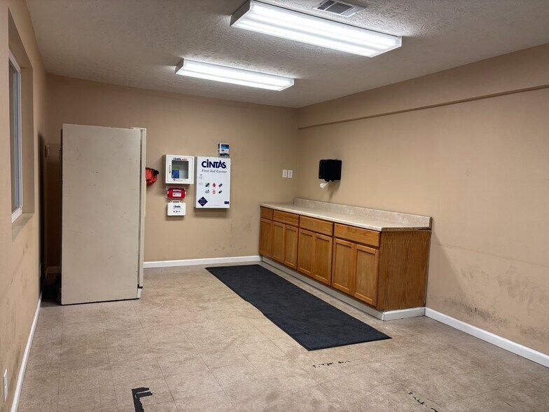 More Photos Of 4181 Magnolia St, Pearland Manufacturing For Lease
