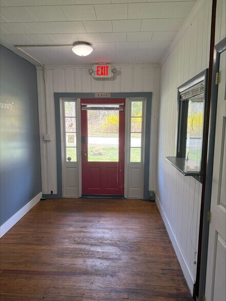 More Photos Of 271 Litchfield Rd, Harwinton Manufacturing For Sale