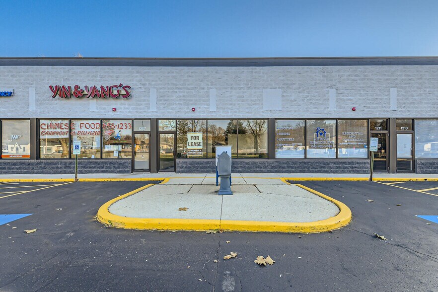 More Photos Of 1201-1231 S Main St, Algonquin Unknown For Lease