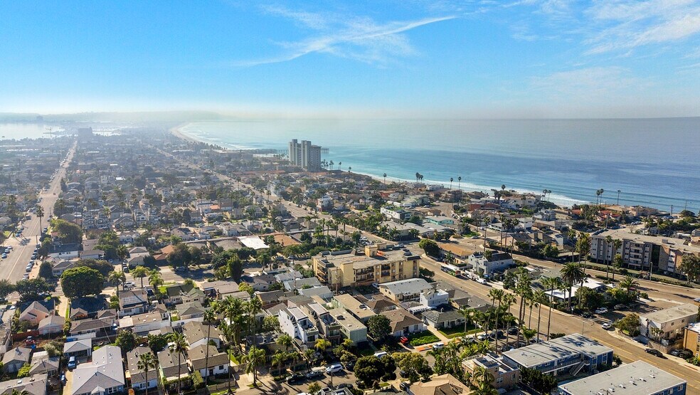 More Photos Of 827 Opal St, San Diego Multifamily For Sale