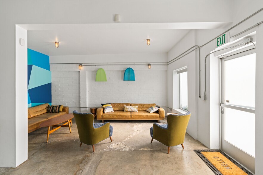 More Photos Of 5927 Blackwelder St, Culver City Loft Creative Space For Lease