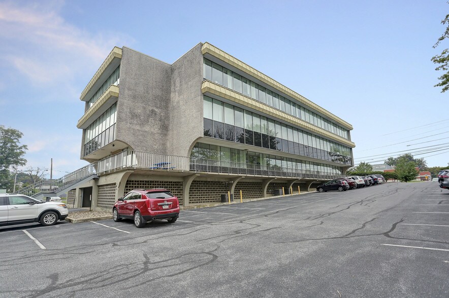 More Photos Of 355 N 21st St, Camp Hill Medical For Lease