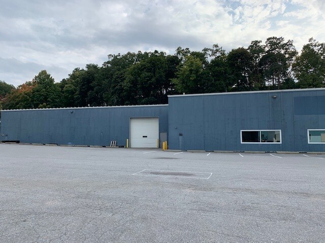 More Photos Of 557 Riverside Ave, Burlington Industrial For Sale