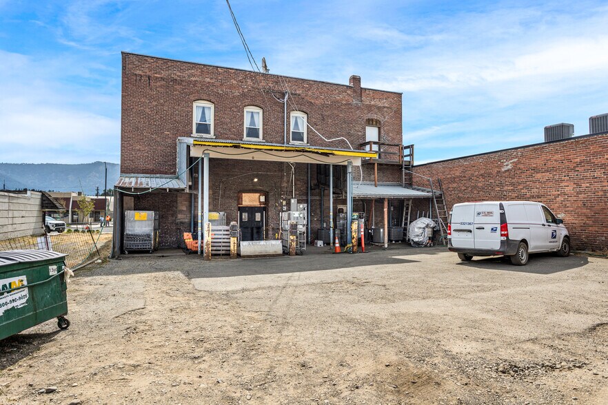 More Photos Of 305 E 1st St, Cle Elum Post Office For Sale