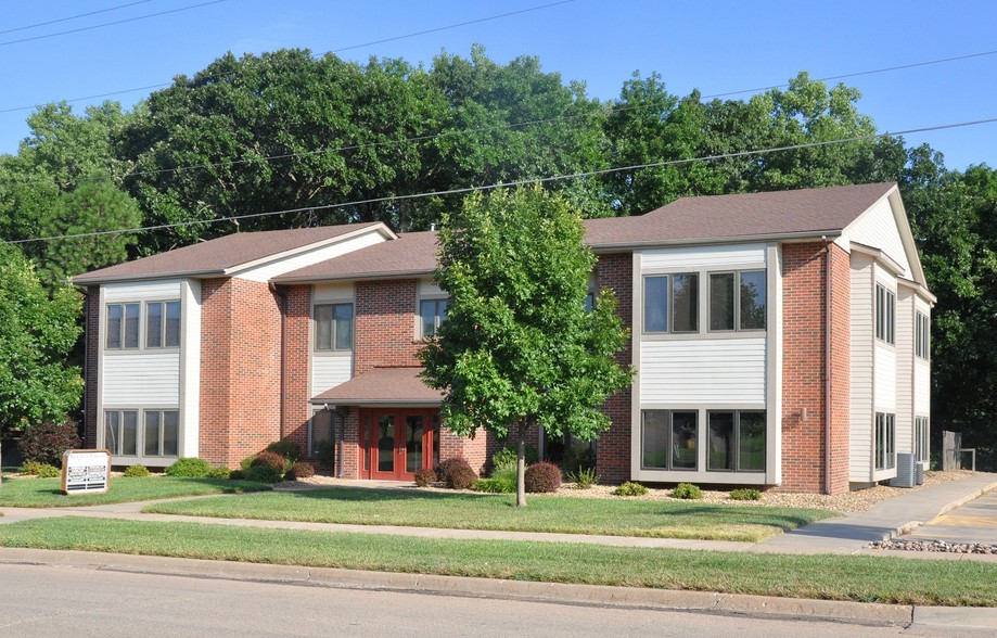 Primary Photo Of Shunga Creek Office, Topeka Office For Sale