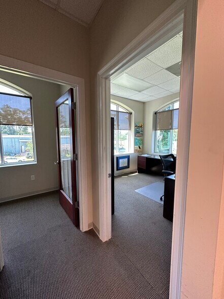 More Photos Of 4371 US Highway 17, Orange Park Office For Lease