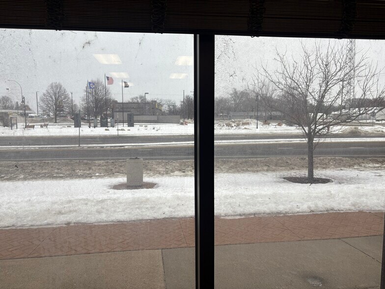 More Photos Of 29 S Lake St, Big Lake Office For Lease