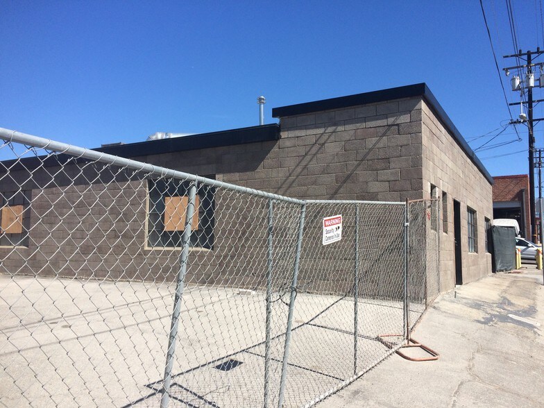 More Photos Of 601-607 E El Segundo Blvd, El Segundo Flex For Lease