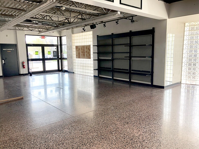 More Photos Of 3091 Lebanon Rd, Manheim Freestanding For Lease