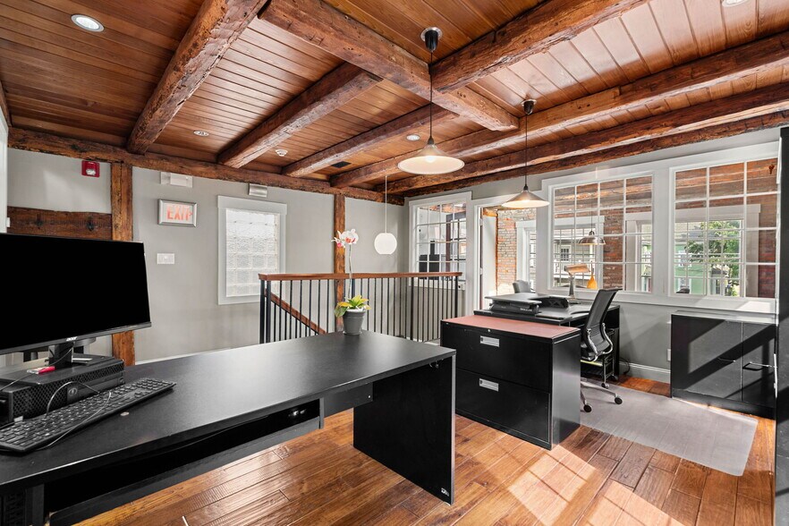 More Photos Of 8 Essex St, Salem Office For Sale