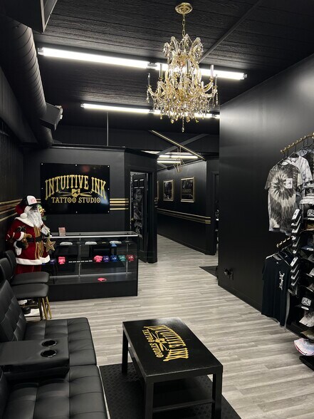 More Photos Of 6487 Mahoning Ave, Youngstown Storefront Retail Office For Lease