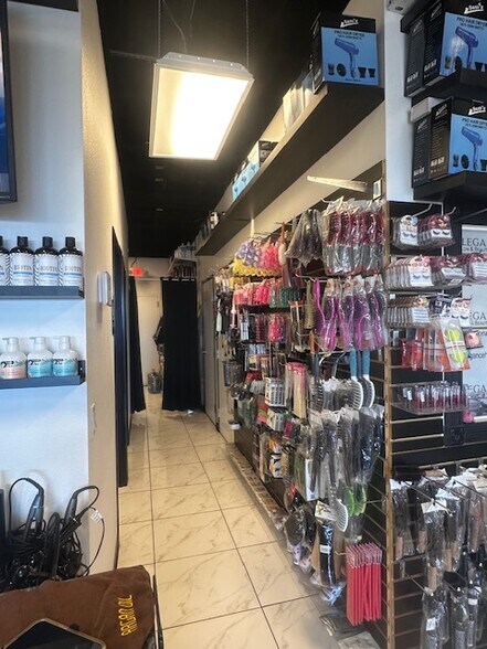 More Photos Of 171 N Gibson Rd, Henderson Storefront For Lease