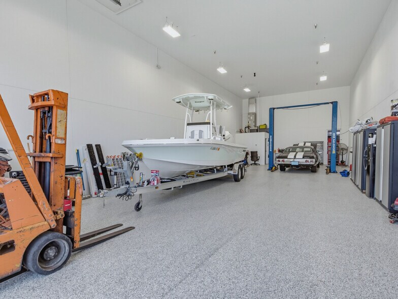 More Photos Of 921 Windward Dr, Marco Island Warehouse For Sale