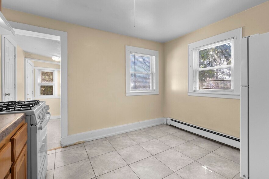 More Photos Of 122 Derby Ave, New Haven Apartments For Sale