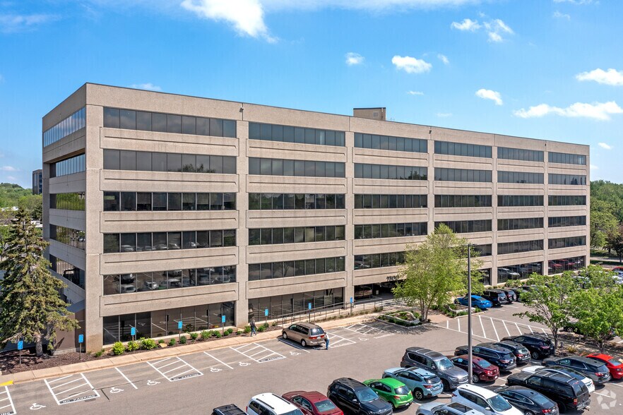More Photos Of 7300 Metro Blvd, Edina Office For Lease