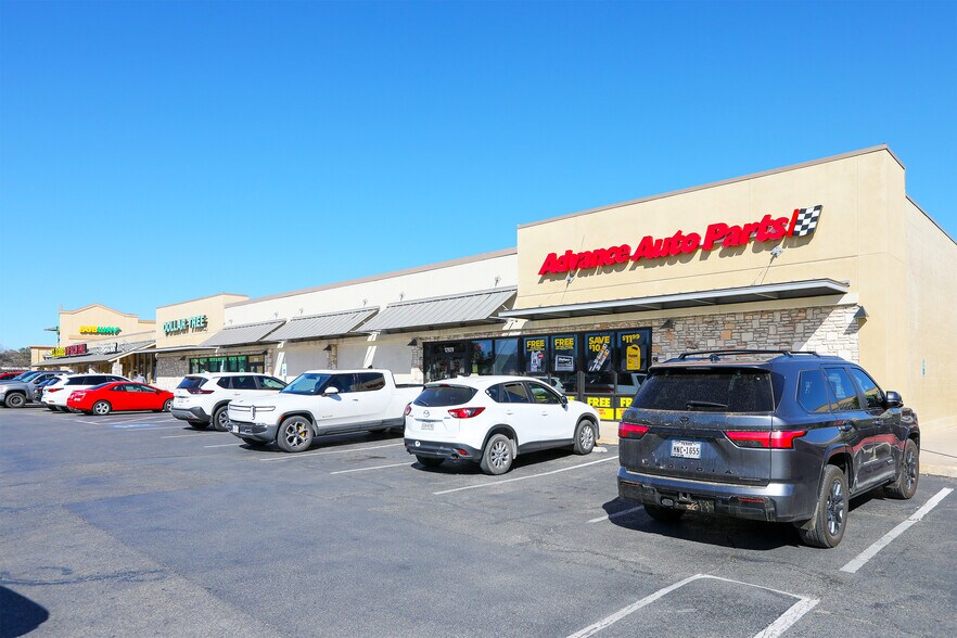 More Photos Of 12908-12932 Bandera Rd, Helotes General Retail For Sale