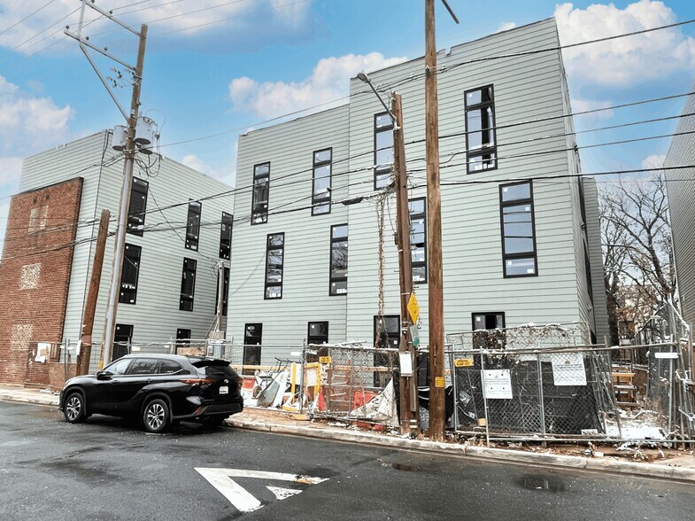 Primary Photo Of 1825 Kendall St NE, Washington Apartments For Sale