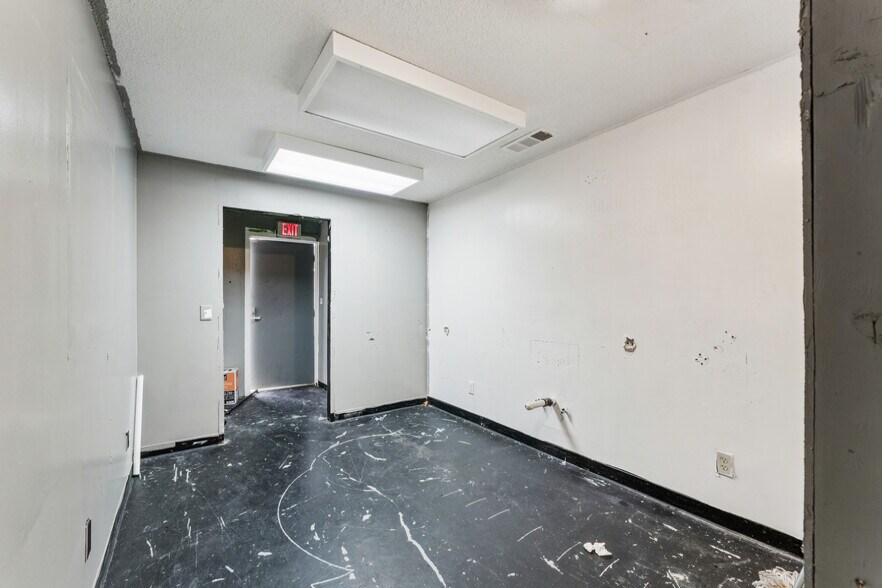 More Photos Of 3321 University Blvd E, Tuscaloosa Warehouse For Sale