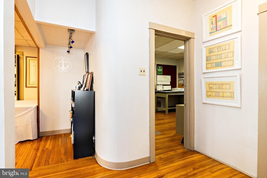 More Photos Of 523 S White Horse Pike, Audubon Office For Sale