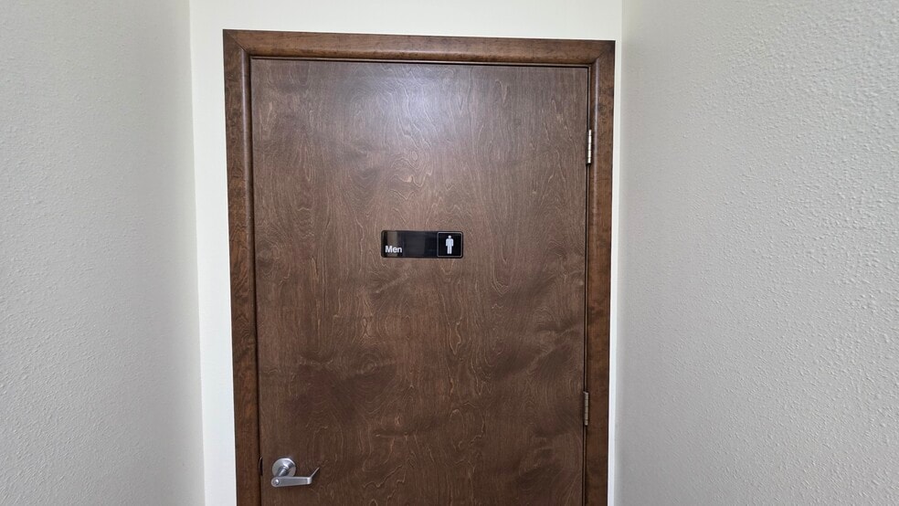 More Photos Of 8211 E County Road 62, Midland Warehouse For Sale