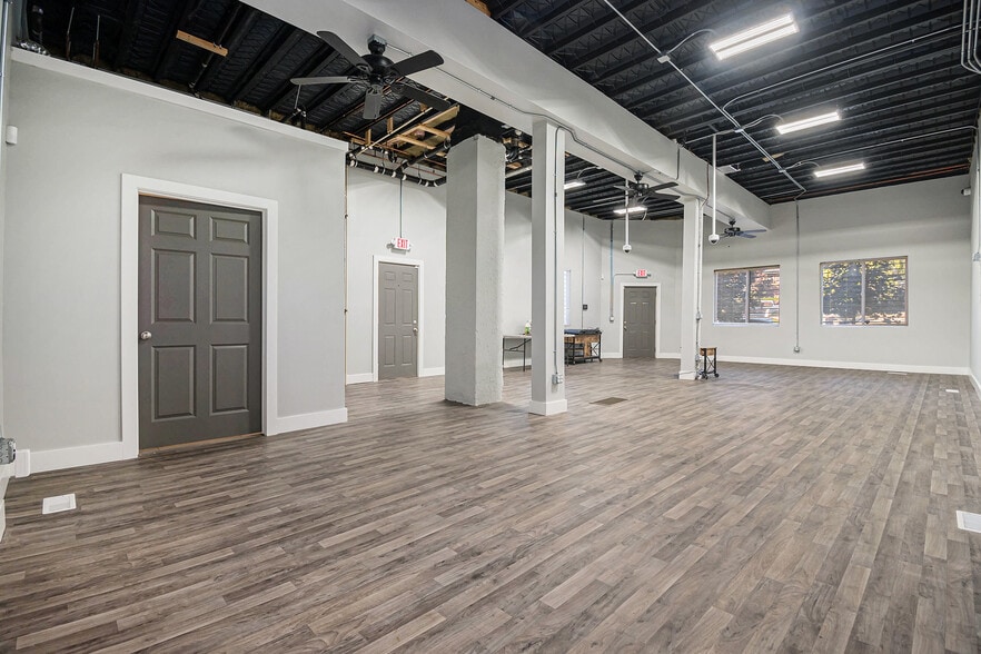 More Photos Of 2601-2603 N 45th St, Omaha Office Residential For Sale