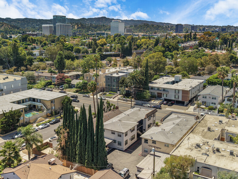 More Photos Of 4956-4960 Kester Ave, Sherman Oaks Apartments For Sale