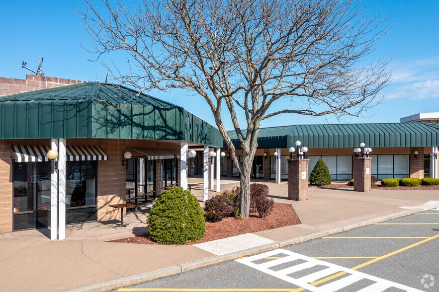 More Photos Of 18 Westage Dr, Fishkill Unknown For Lease