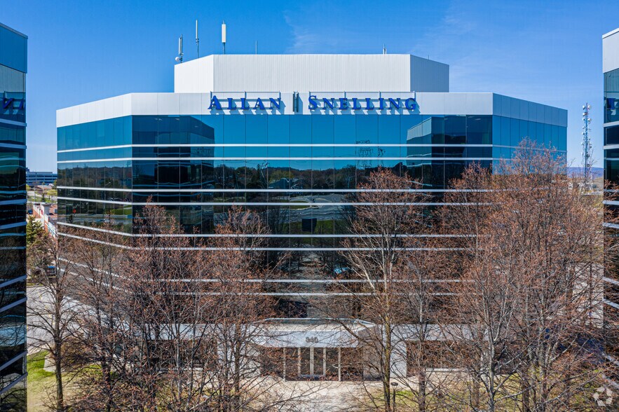 More Photos Of 340 March Rd, Ottawa Office For Lease