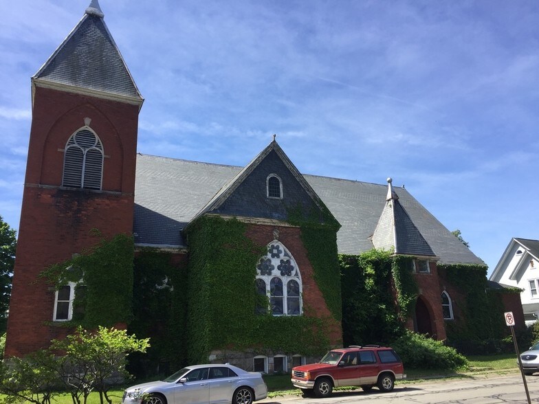 More Photos Of 349 N Monroe St, Lapeer Religious Facility For Sale
