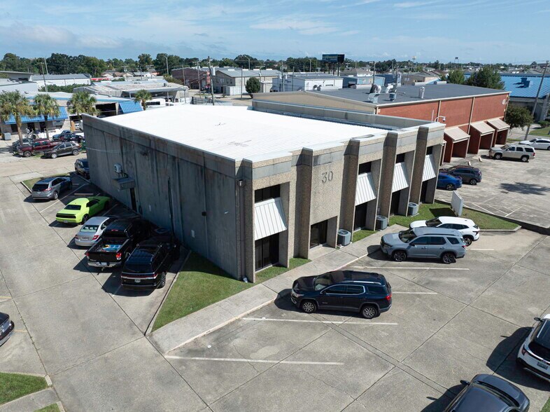 More Photos Of 30 Veterans Memorial Blvd, Kenner Warehouse For Sale