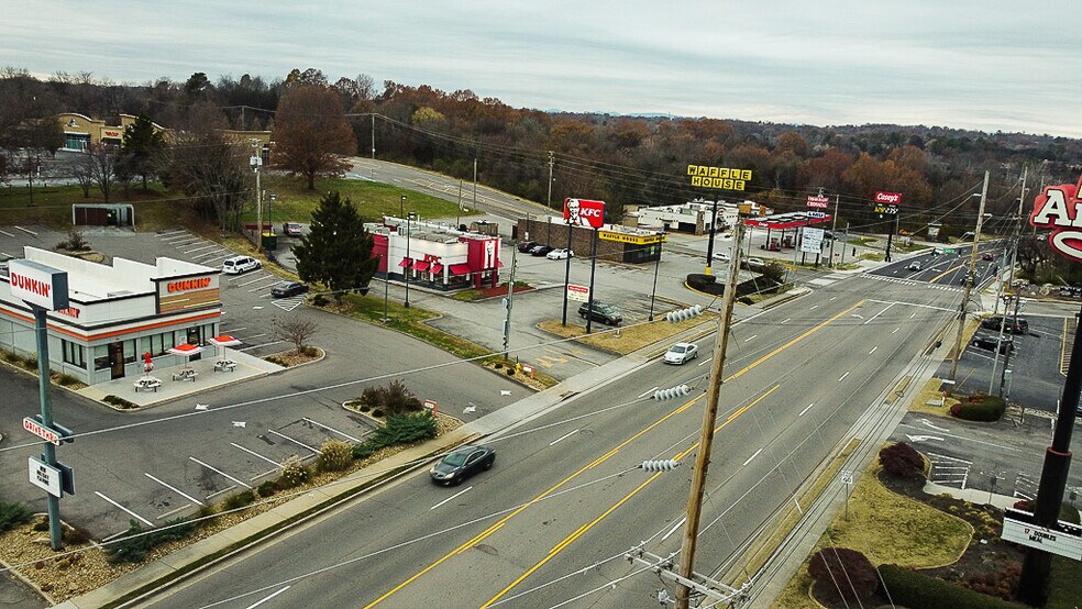 More Photos Of 330 N Cedar Bluff Rd, Knoxville Bank For Sale