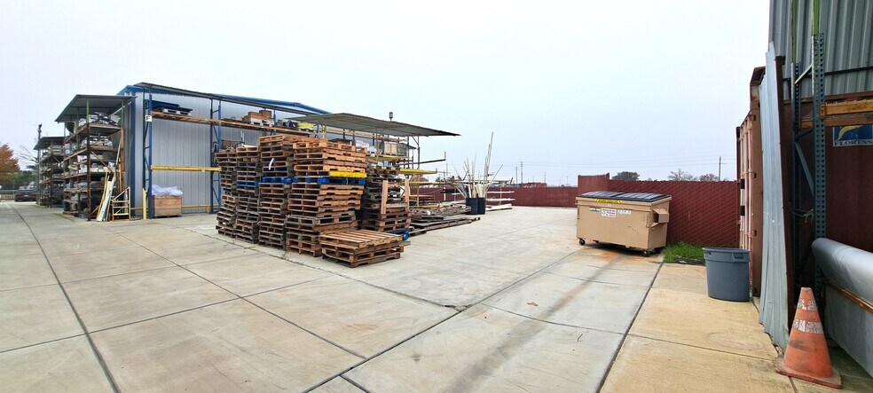 More Photos Of 9309 Enos Ln, Bakersfield Warehouse For Lease