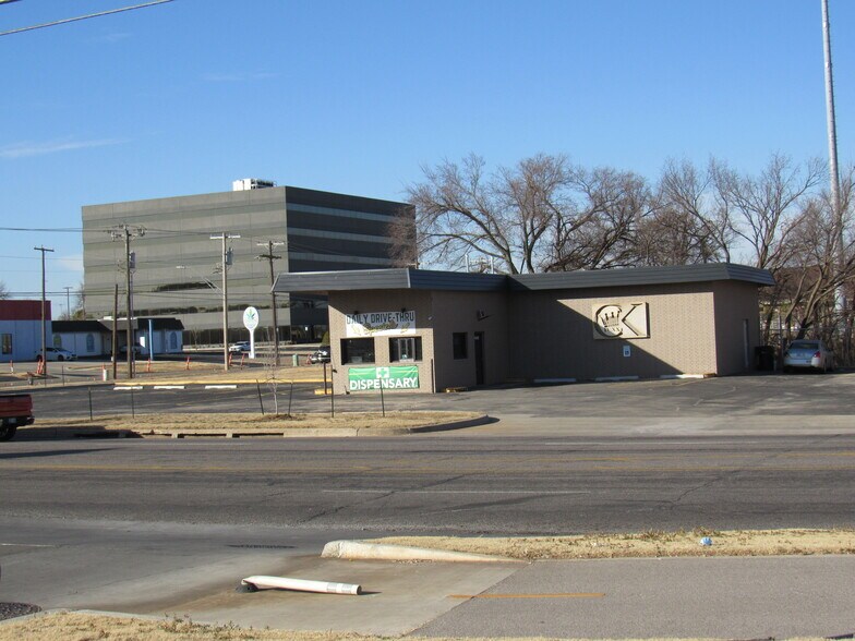 More Photos Of 4435 NW 63rd St, Oklahoma City General Retail For Lease