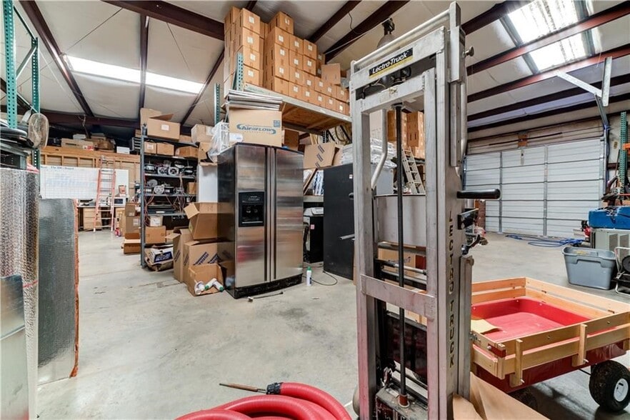 More Photos Of 2522 Business Dr, Cumming Warehouse For Sale