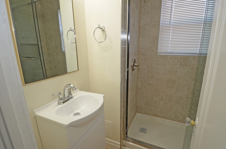 More Photos Of 1712 NW 17th St, Oklahoma City Apartments For Sale