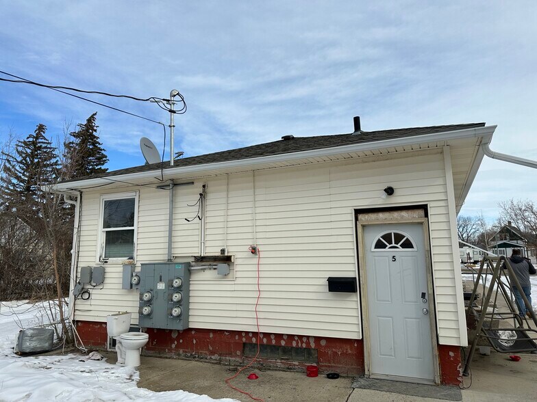 More Photos Of 313 Sheridan St, Plentywood Apartments For Sale